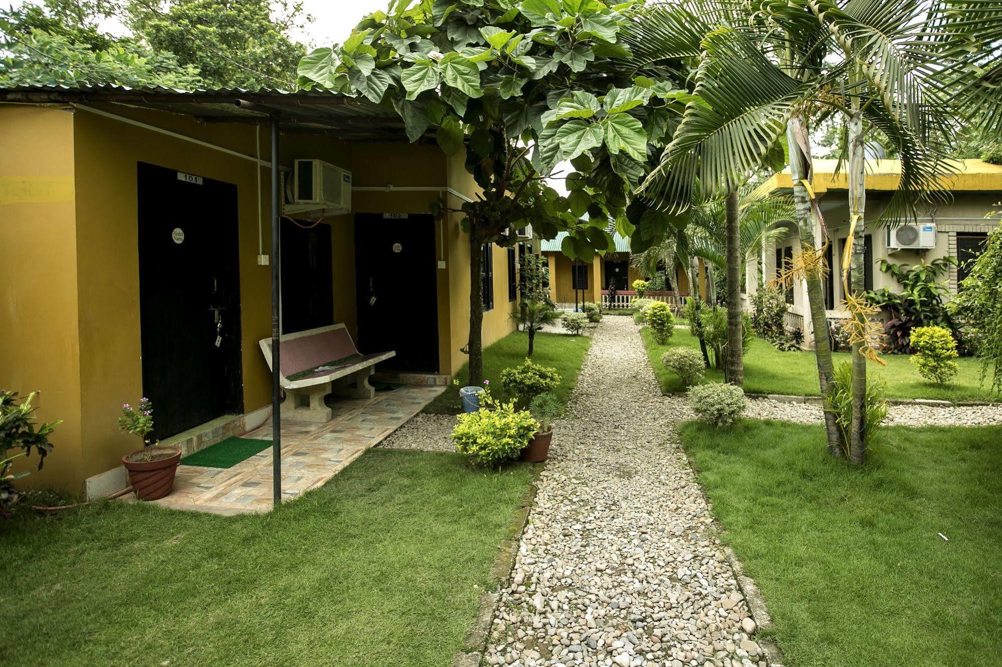 Sauraha Nana Hotel Exteriér fotografie