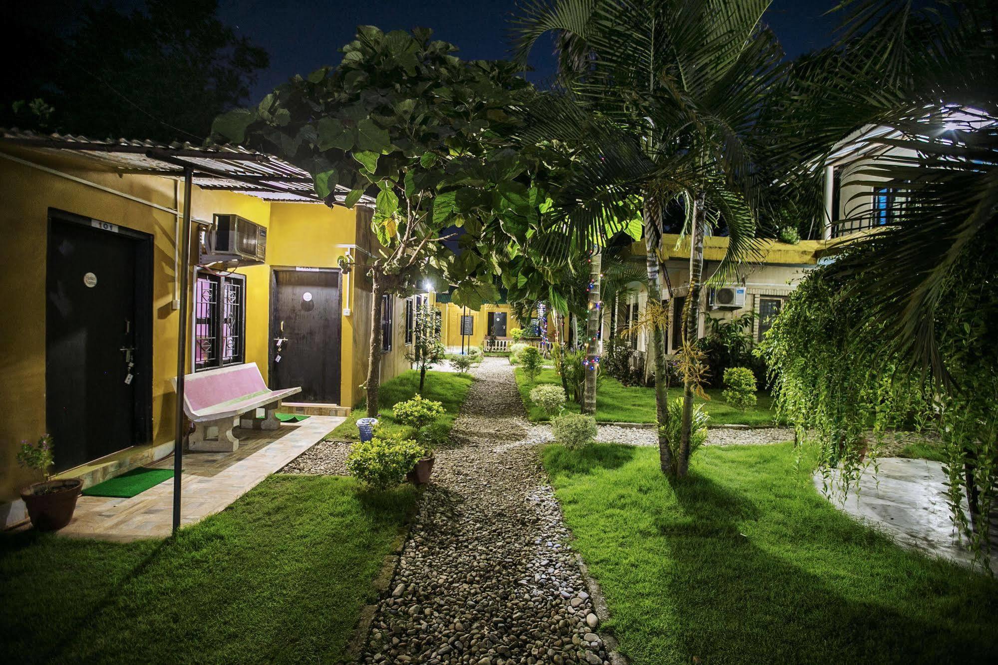 Sauraha Nana Hotel Exteriér fotografie